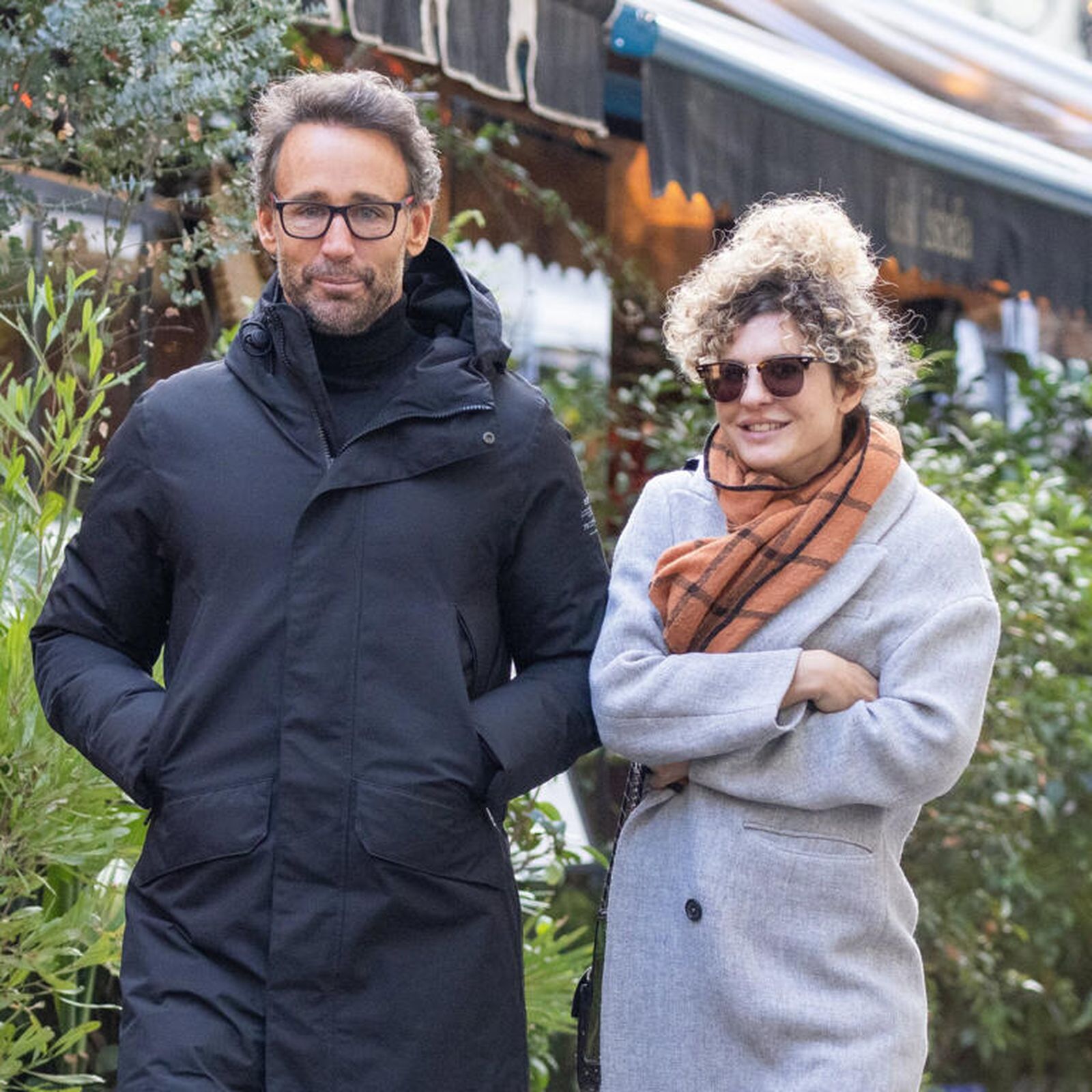 Álvaro Muñoz Escassi y Sheila Casas han confirmado su relación sentimental en 'TardeAR'.