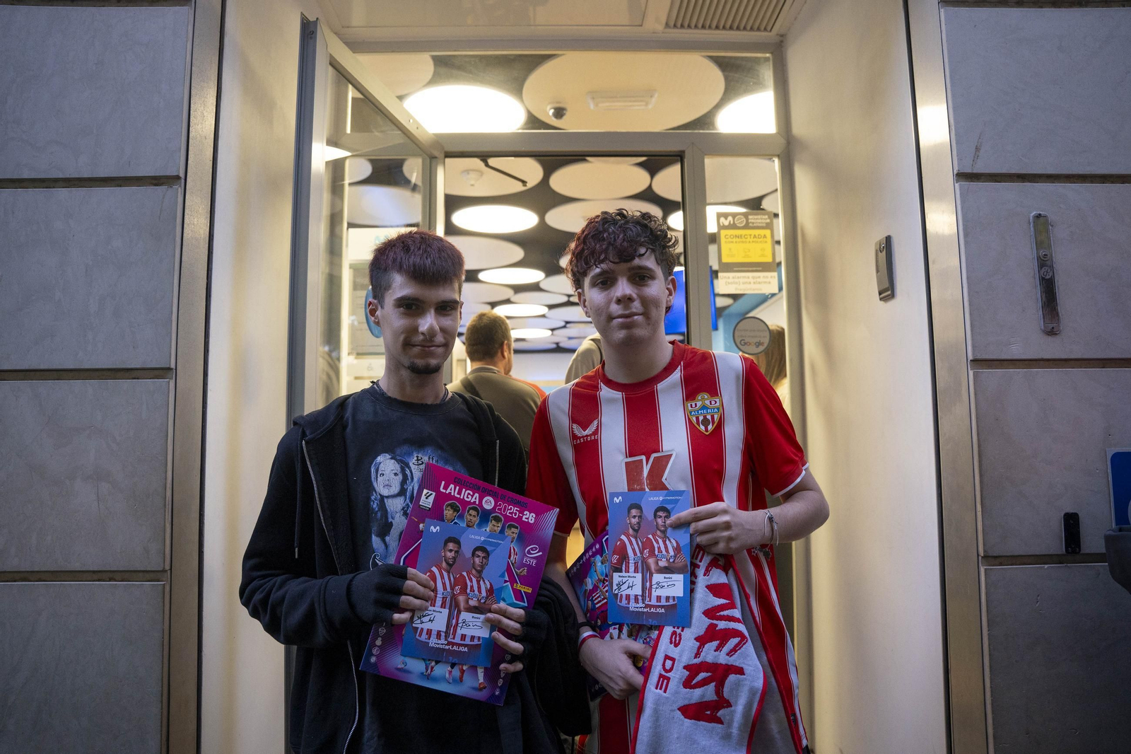 Las imágenes del encuentro con los aficionados de Monte y Bonini en el Paseo de Almería