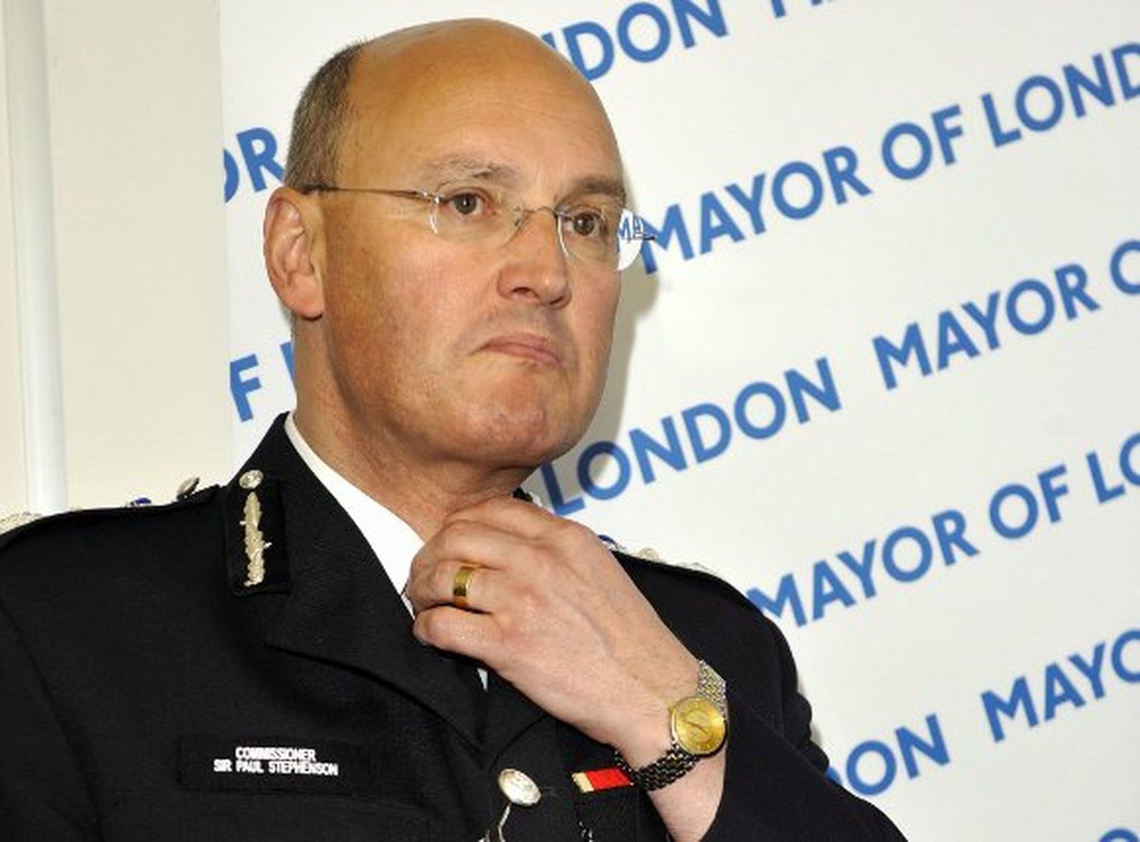 Dimite el comisario jefe de Scotland Yard por el escándalo de las escuchas