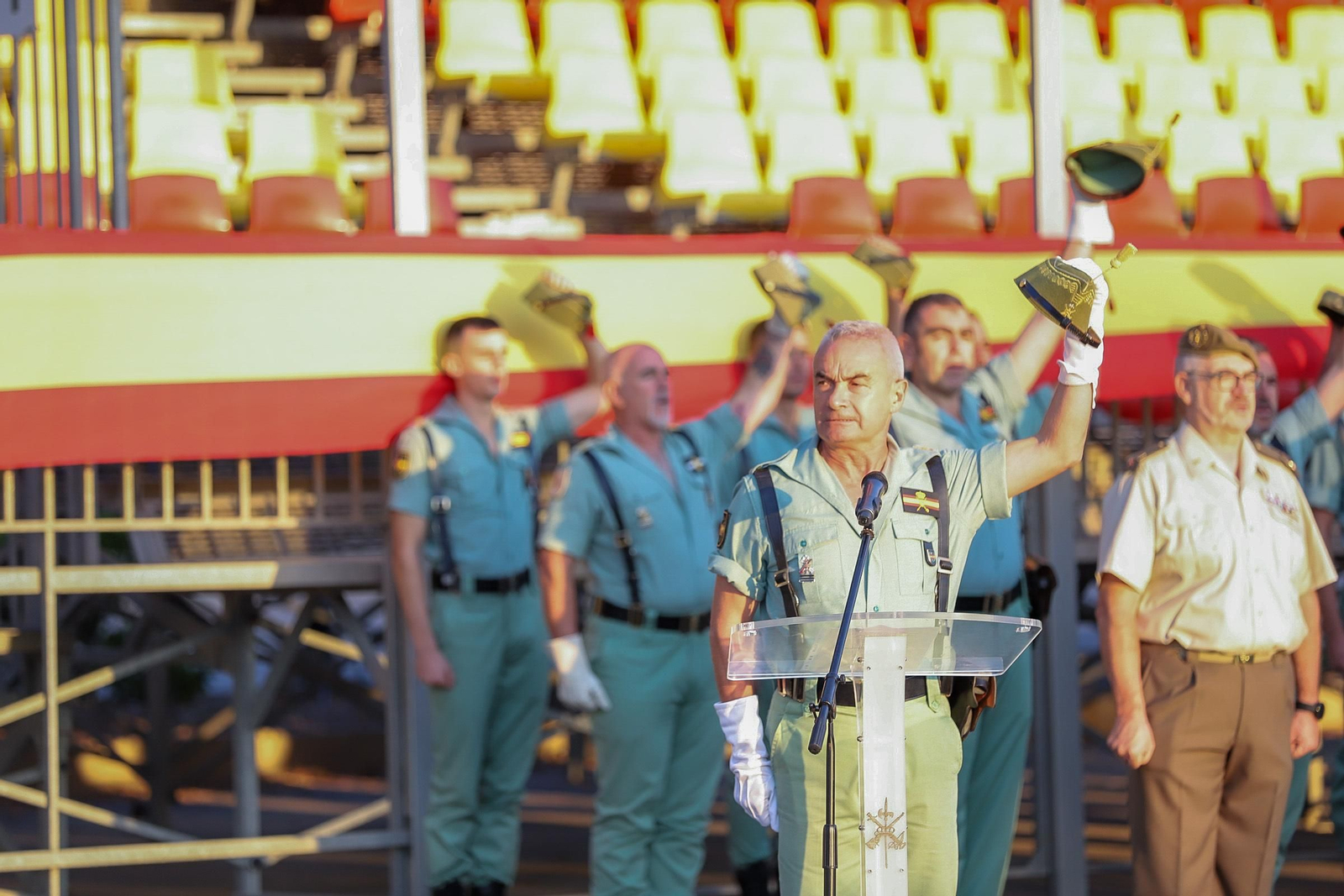 Las imágenes de la despedida del general Melchor Marín de la Brigada Rey Alfonso XIII de La Legión
