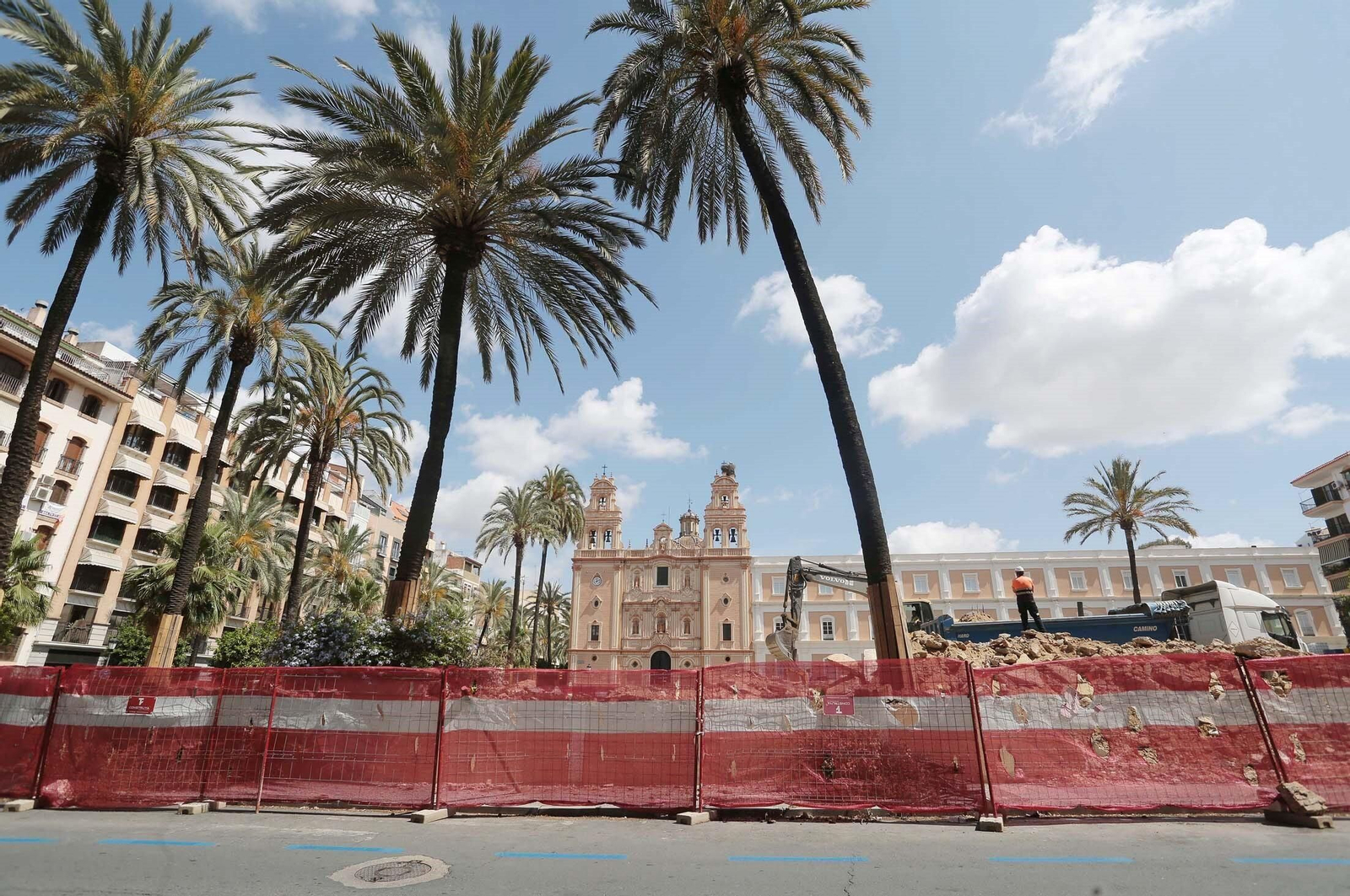 Las mejores imágenes del estado actual de la Plaza de La Merced de Huelva con las obras