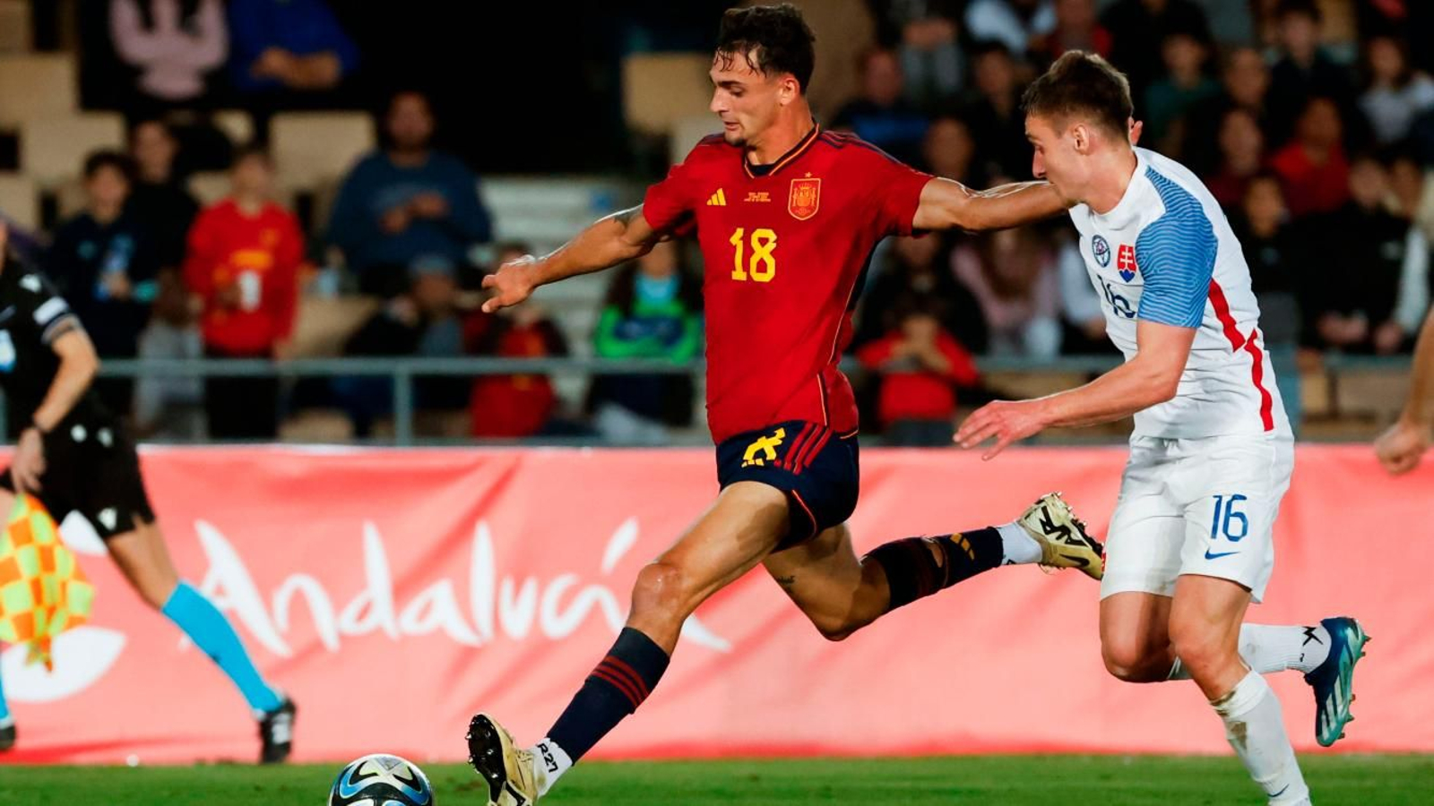 Marc Pubill se estrenó con la selección española sub-21.