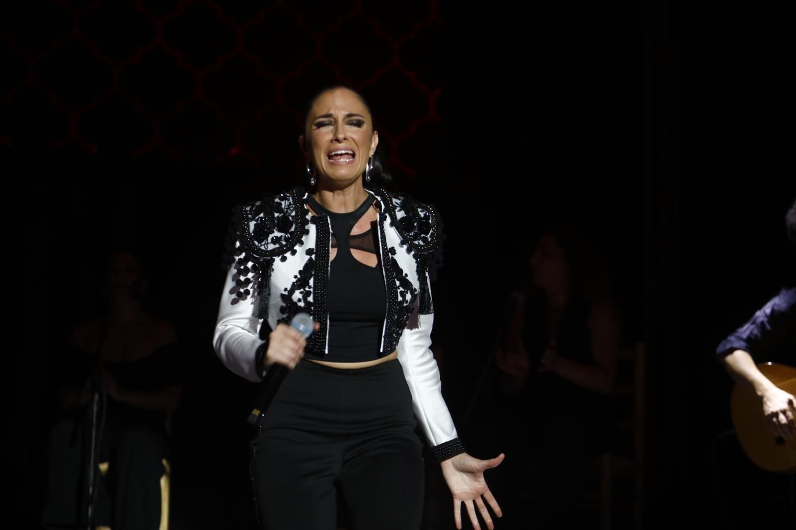 El concierto de María Peláe en el Festival de la Guitarra de Córdoba, en imágenes