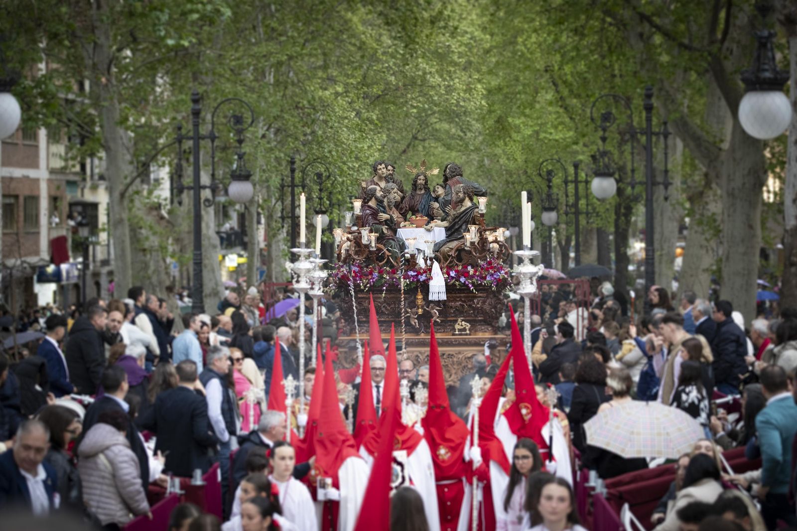 Granada estrenó la nueva carrera oficial frente a la Basílica de las Angustias