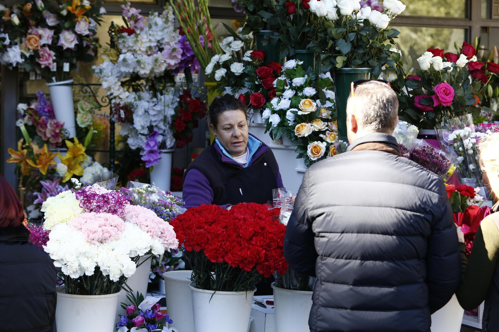 Las imágenes de Día de todos los santos en el cementerio