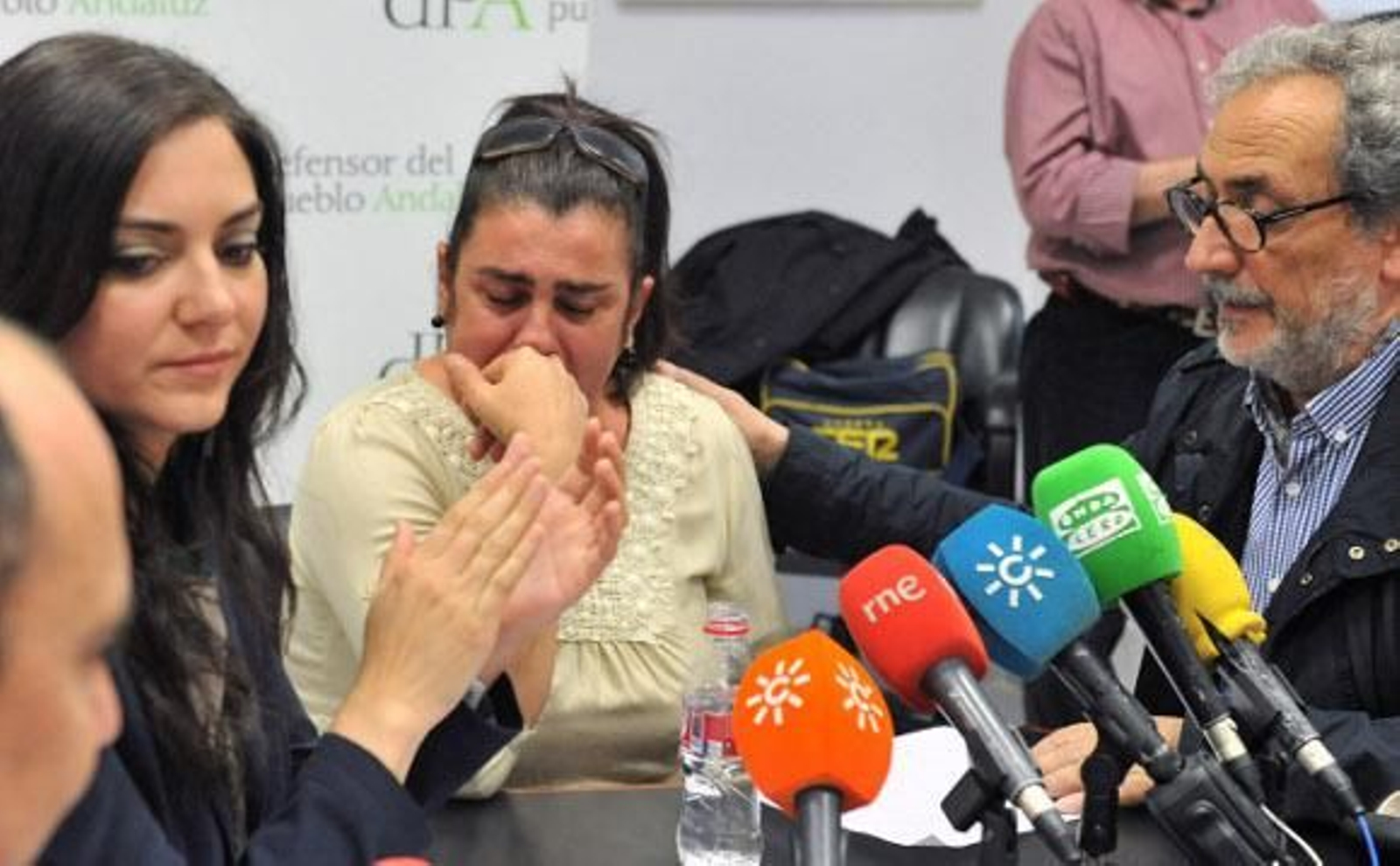 La Junta amenaza a Ibercaja con multarla si desaloja la corrala Utopía