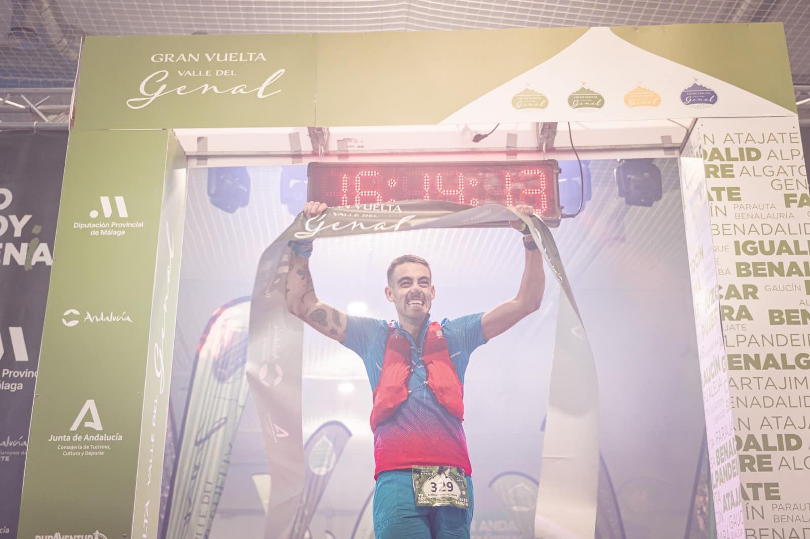 Alfonso Sánchez se impone en la meta.