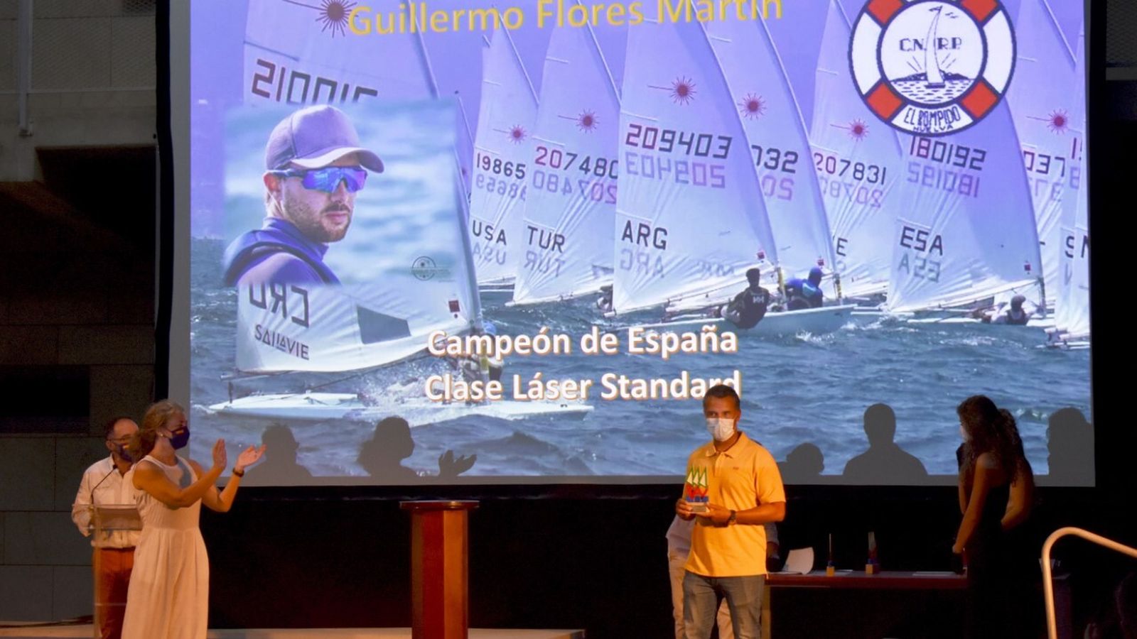 Guillermo Flores fue premiado pero no pudo recoger el galardón.