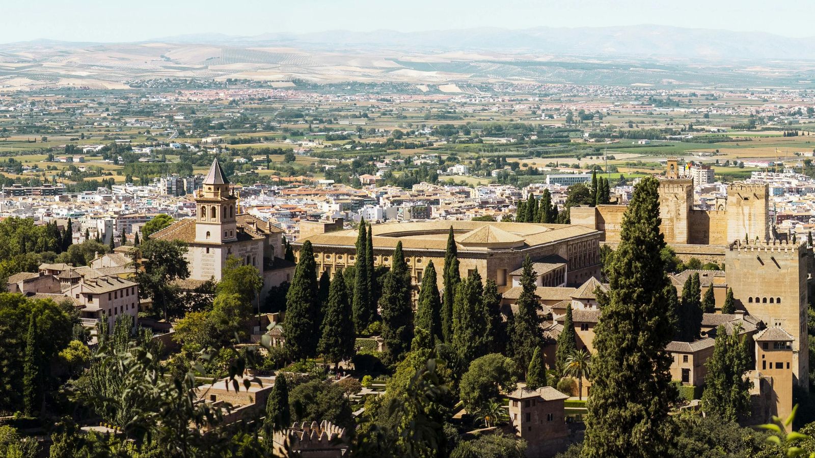 El turismo rural en Granada: Cómo adaptar cortijos tradicionales con soluciones modernas