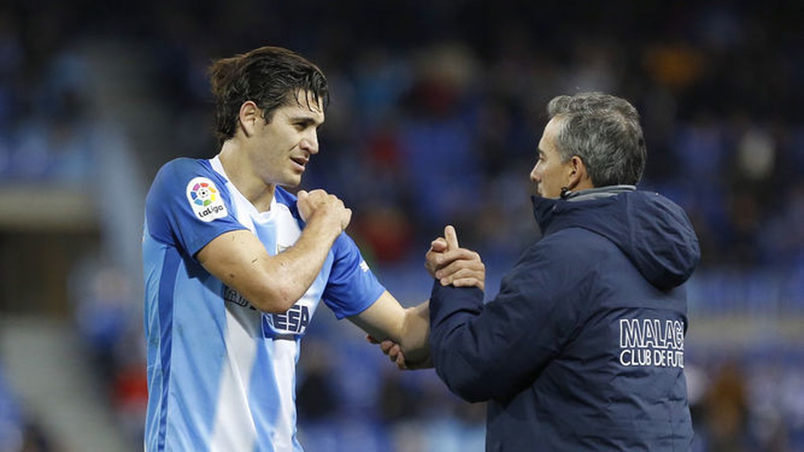 Blanco Leschuk se duele del hombro.