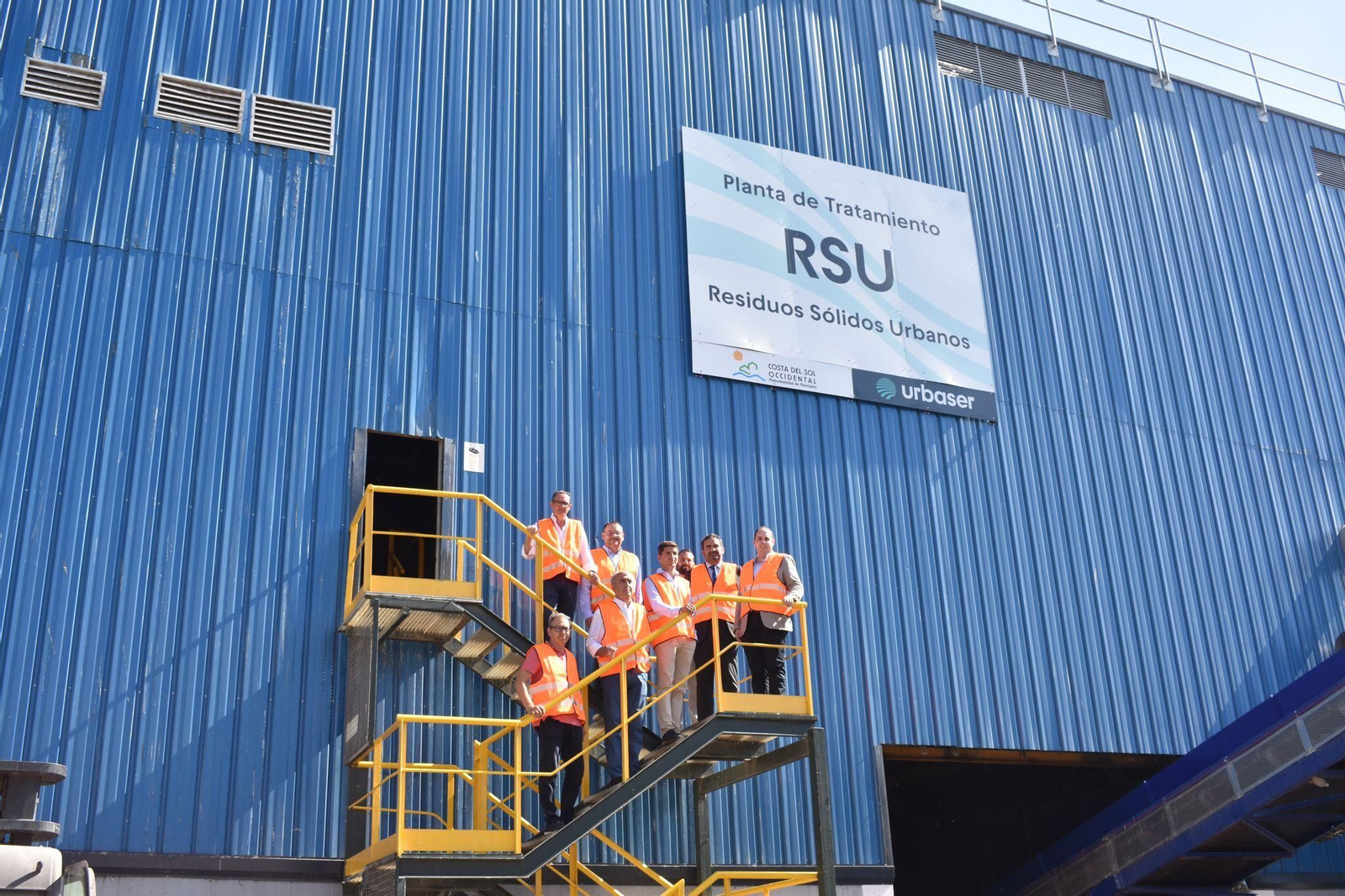 La visita institucional al Complejo Medioambiental de Casares.