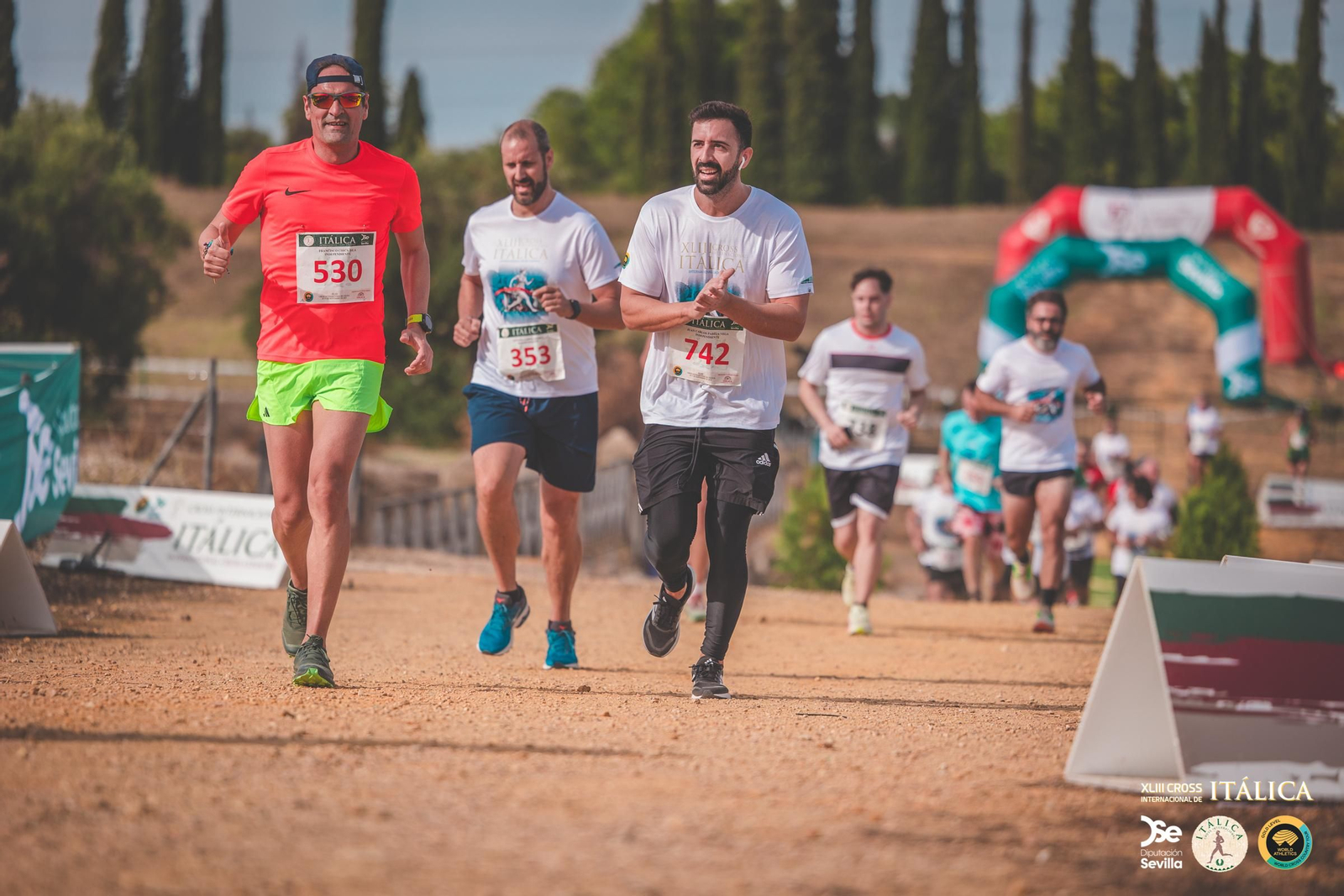 Búscate en las fotos del Cross de Itálica 2025 | 2