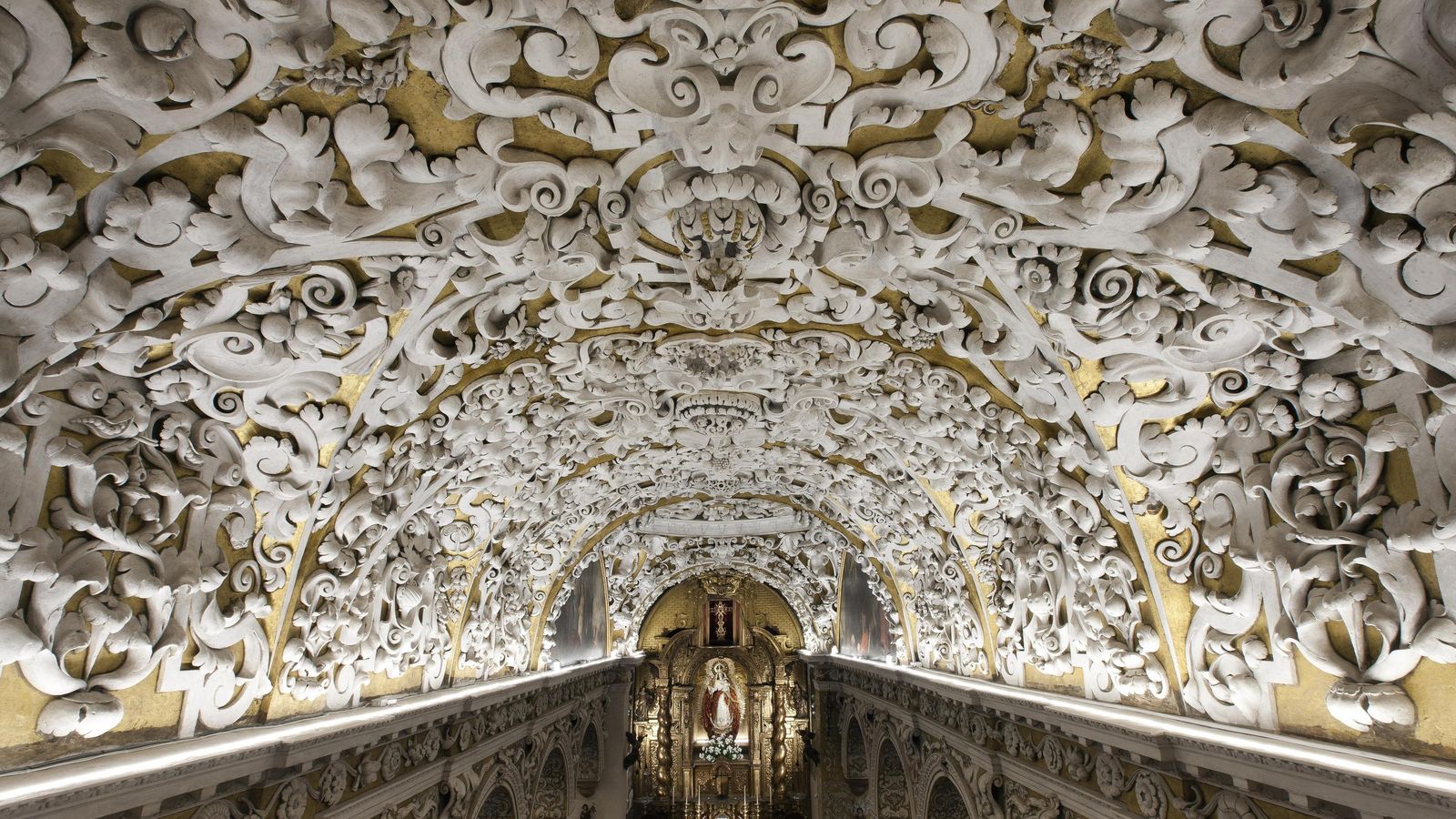 Las yeserías de Santa María la Blanca.