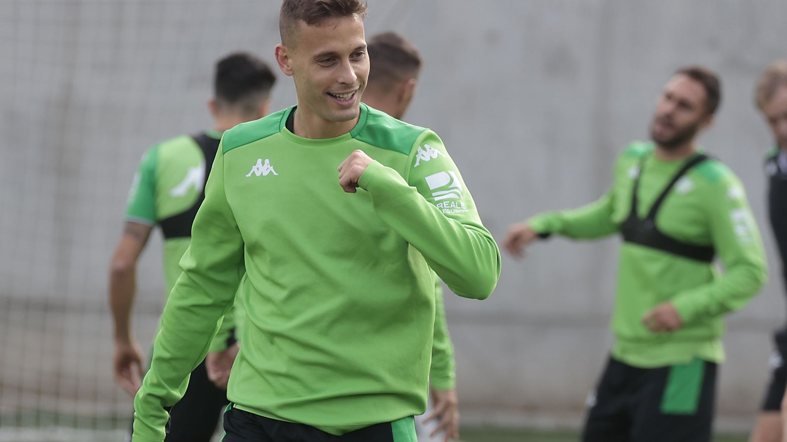 Canales sonríe en un momento de la sesión preparatoria de ayer en la ciudad deportiva.