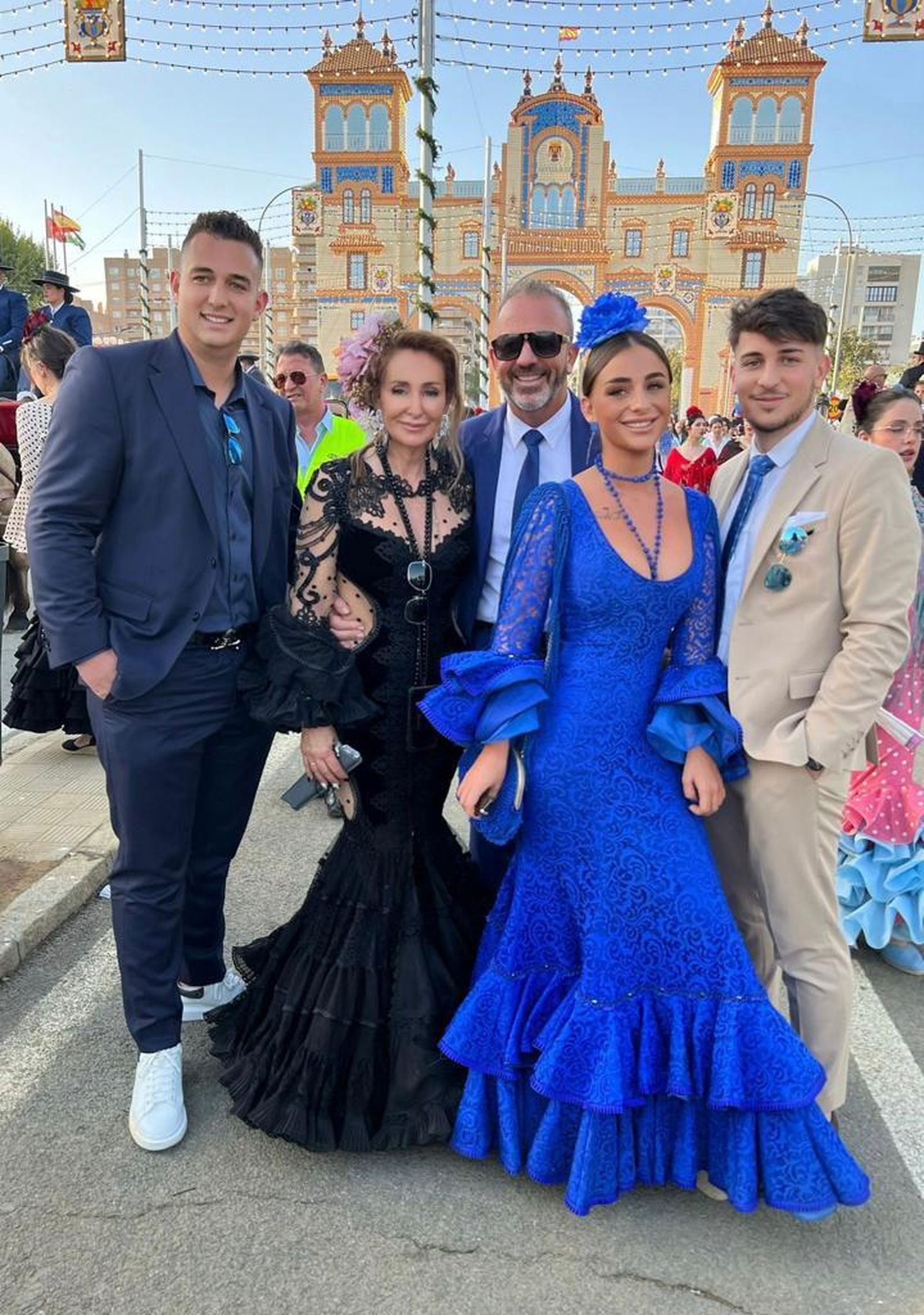 Los diseños de Teressa Ninú Atelier brillan en Sevilla