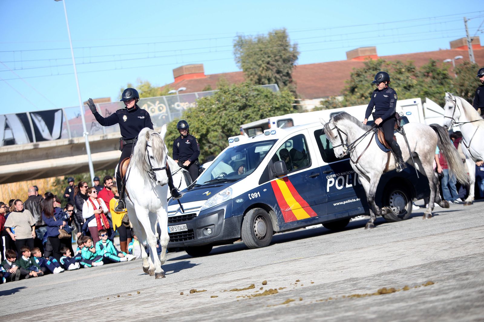 Exhibición policial por la campaña de Reyes Magos