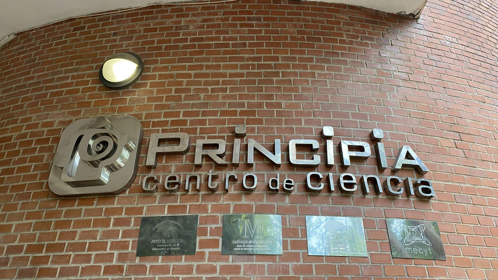 Entrada del centro Principia de Málaga.