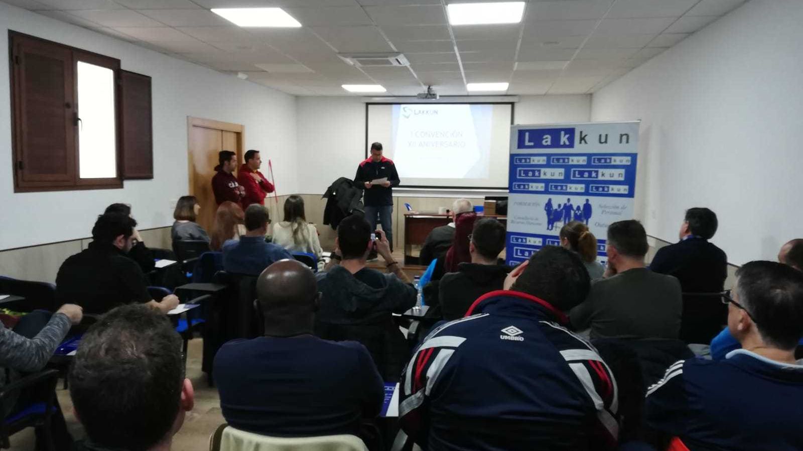 José Juan Carricondo, gerente de Lakkun, en la charla informativa.