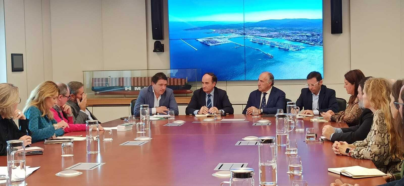 Reunión de la delegación territorial de Empleo con personalidades del Campo de Gibraltar