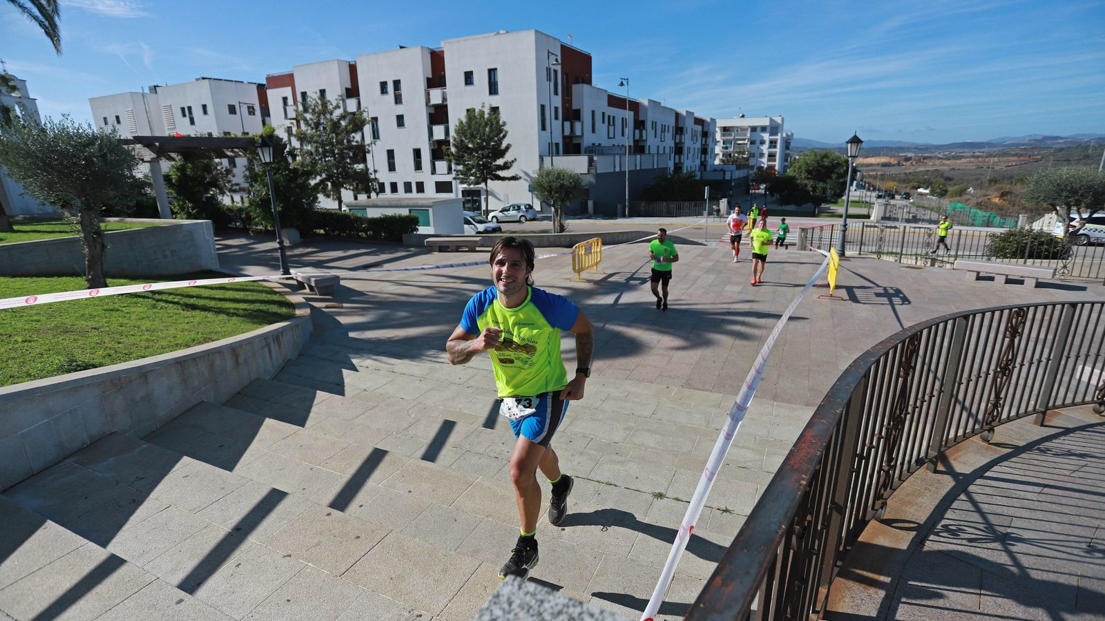 Las mejores fotos de la VIII Carrera Cívico Militar 'Entre dos ciudades'