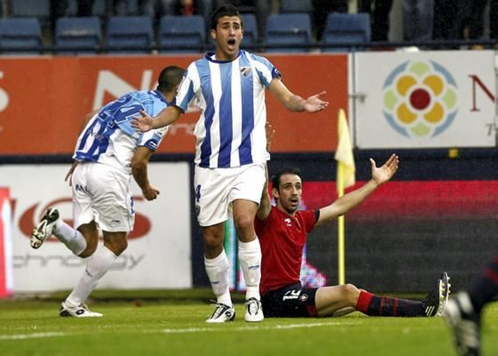 El Málaga pierde 2-0 en su visita al Reyno de Navarra. / EFE
