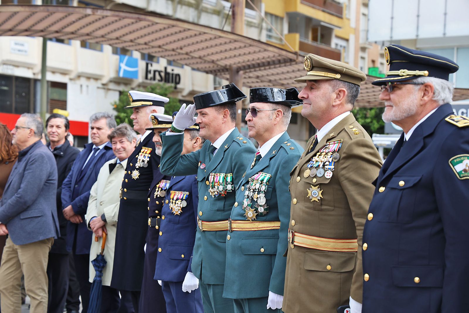 Imágenes del homenaje a a la Policía Nacional en su 201 aniversario