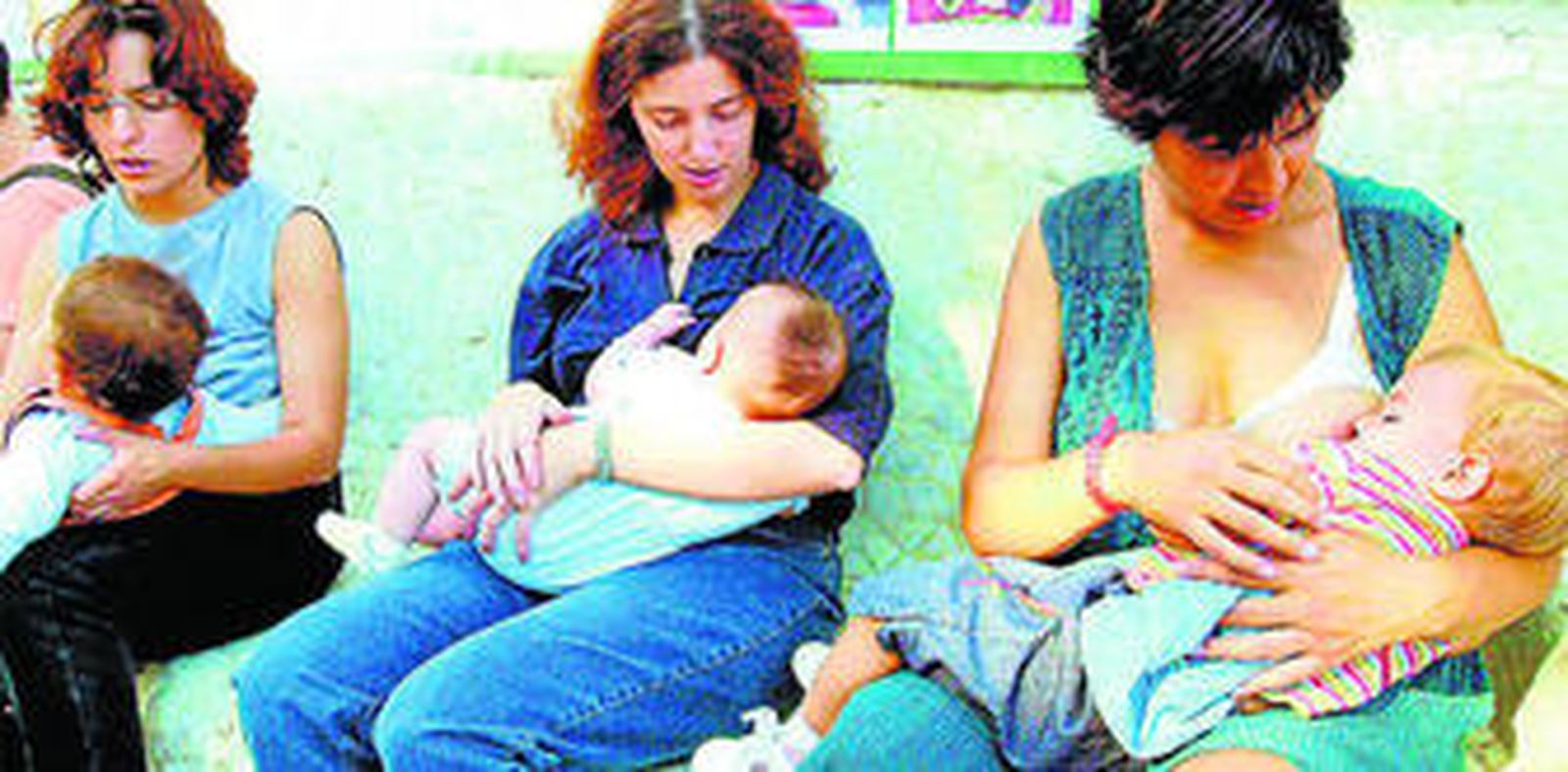 La leche materna desarrolla la tolerancia frente antígenos alimentarios.