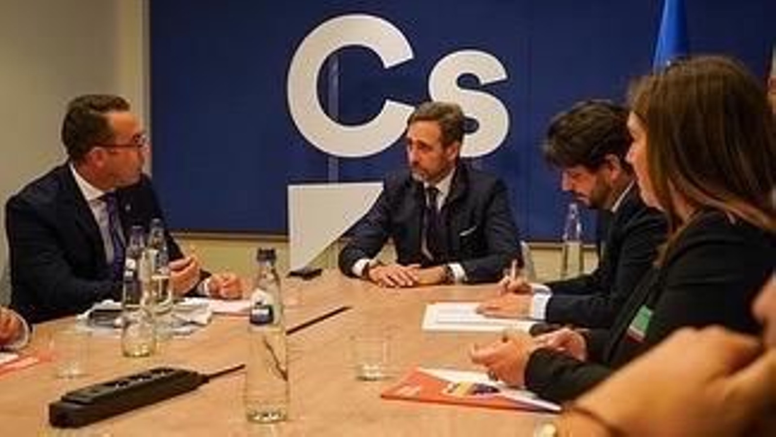 José Ramón Bauzá, el pasado mes de abril en Bruselas, con Sergio Pelayo, Montse Barroso y Andalucía Bay 2023.