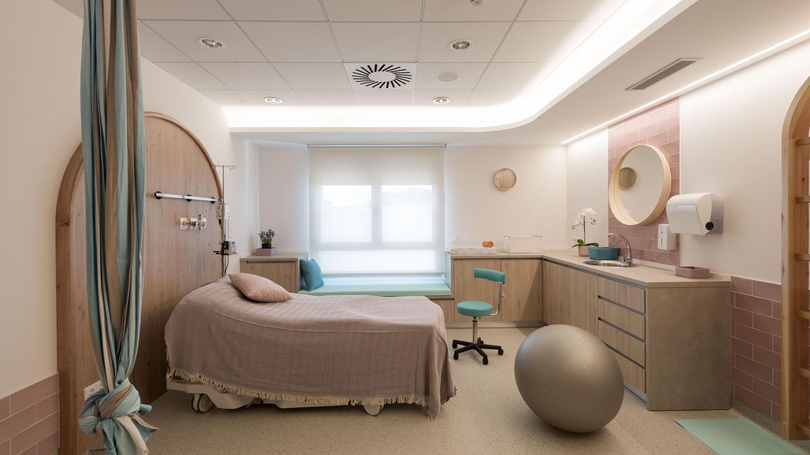 Habitaciones "de lujo" para dar a luz en Algeciras