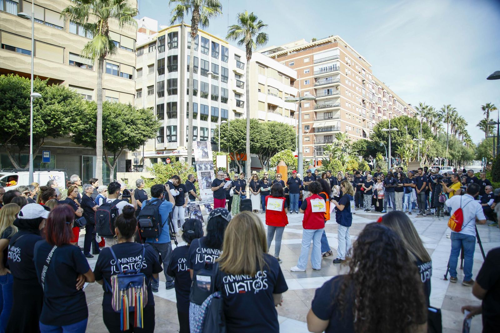 Imágenes de la campaña "Camino de Santiago" para celebrar el día de las personas sin hogar en Almería
