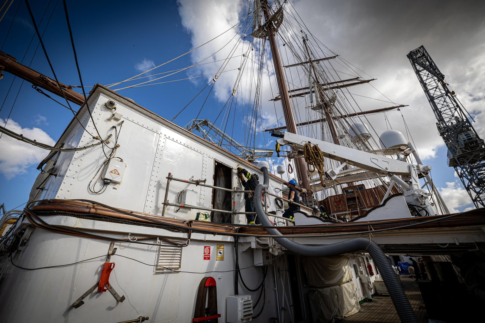 Un recorrido completo por las obras del buque escuela 'Juan Sebastián de Elcano'