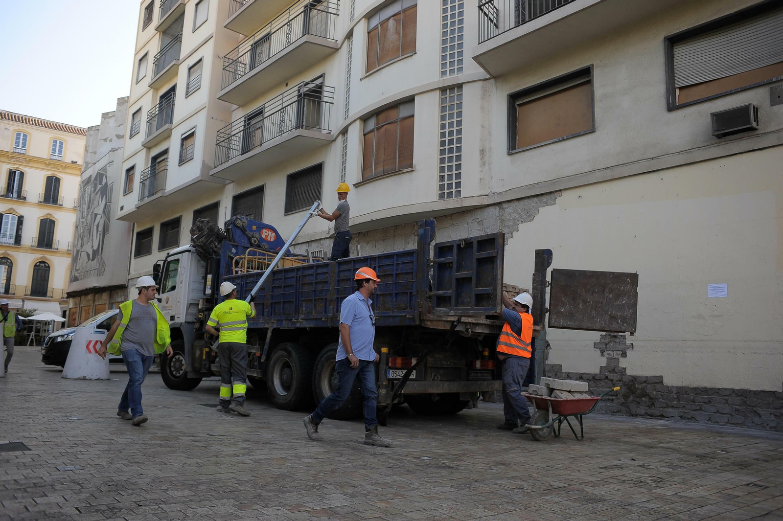 Fotos del comienzo de los trabajos para la demolición del Astoria