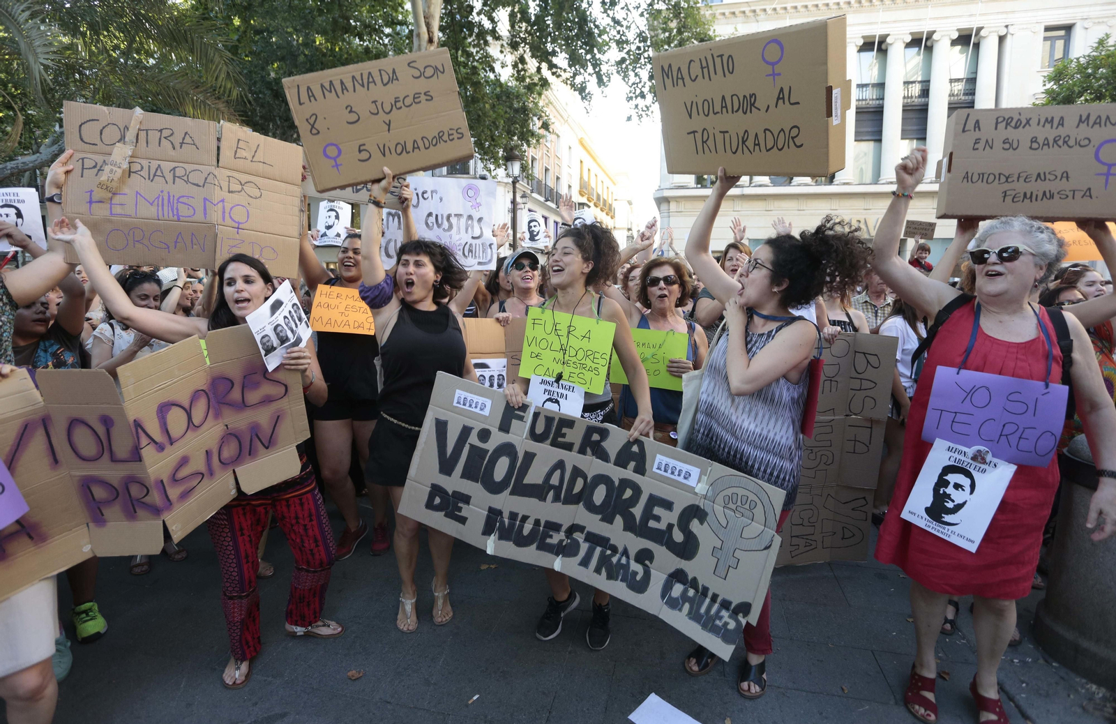 Manifestación contra la libertad de la Manada en Sevilla