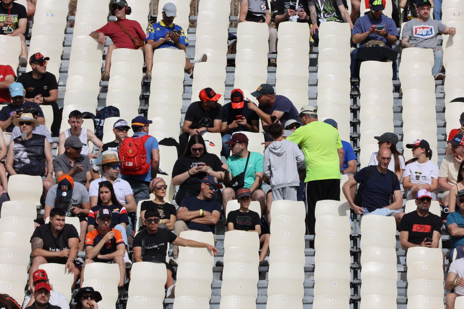 Ambiente del viernes en las gradas del Circuito de Jerez - Ángel Nieto