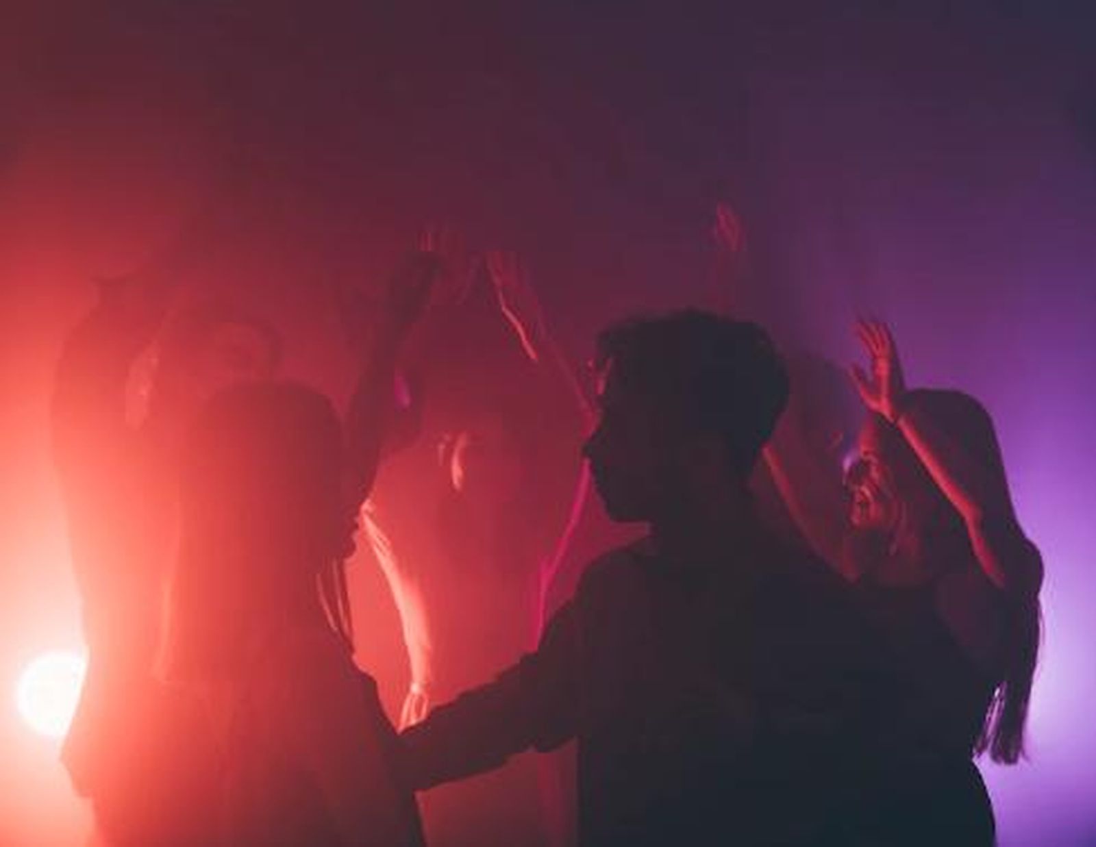 El hilo viral de Twitter que desata 'dudas' entre los usuarios sobre la veracidad de la oleada de pinchazos