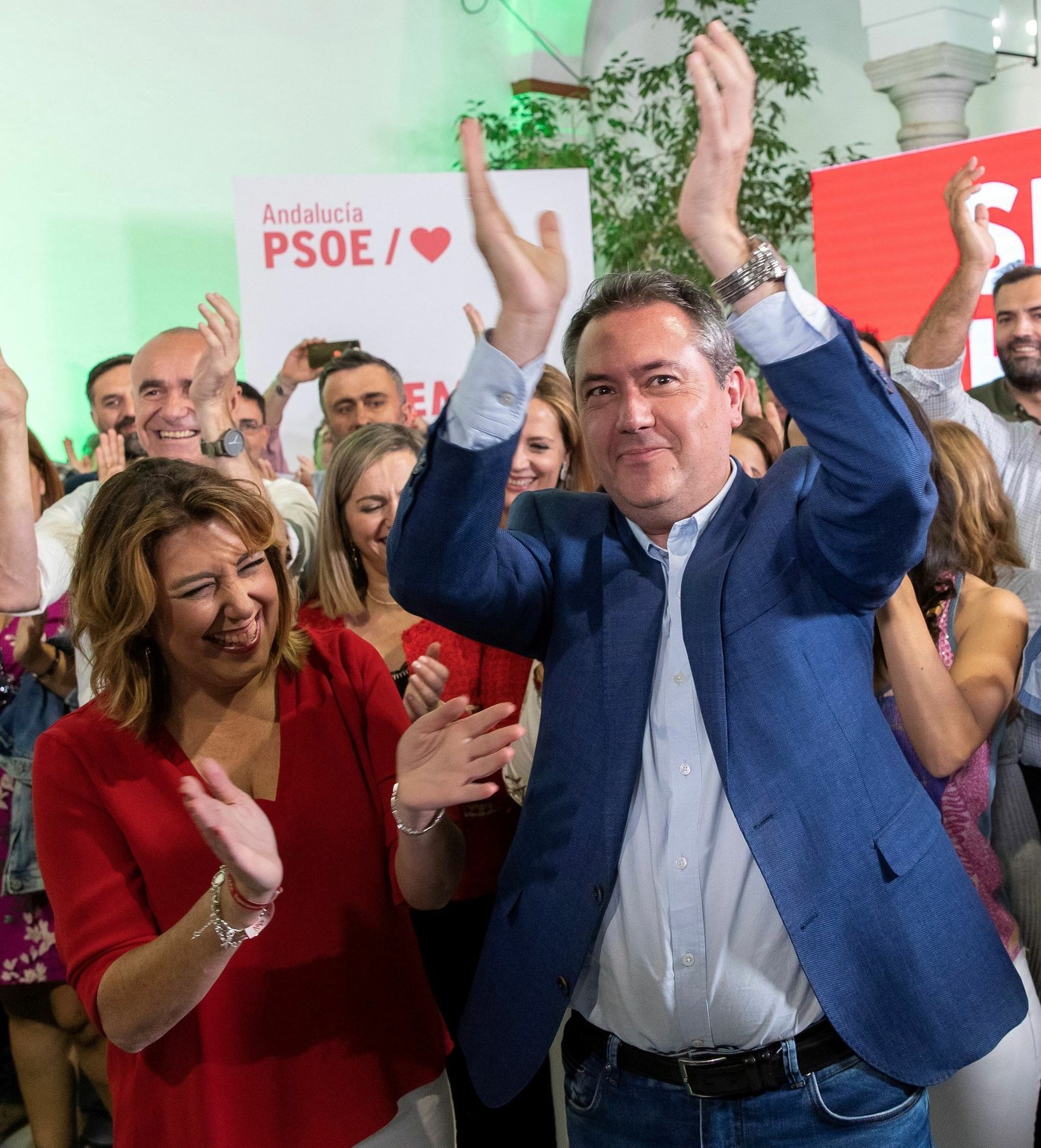 Juan Espadas celebra su triunfo en las Municipales.