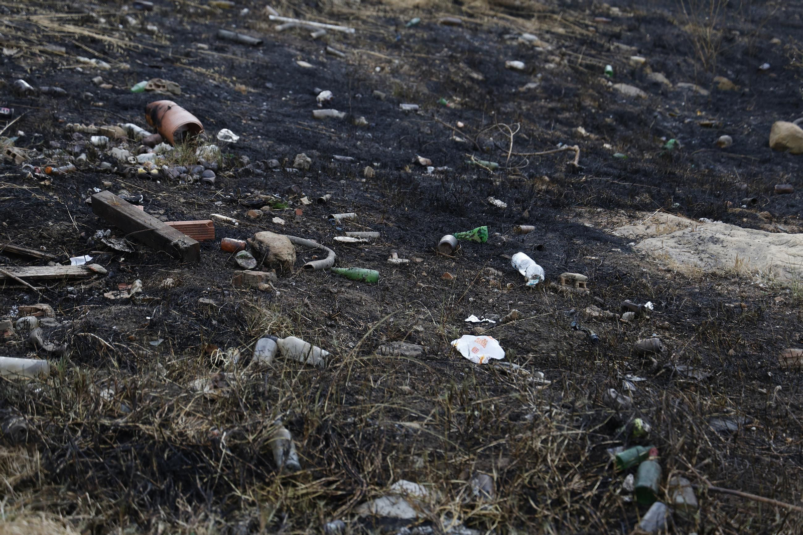 Fotos de la zona quemada en San Berbabé tras un nuevo incendio urbano en Algeciras