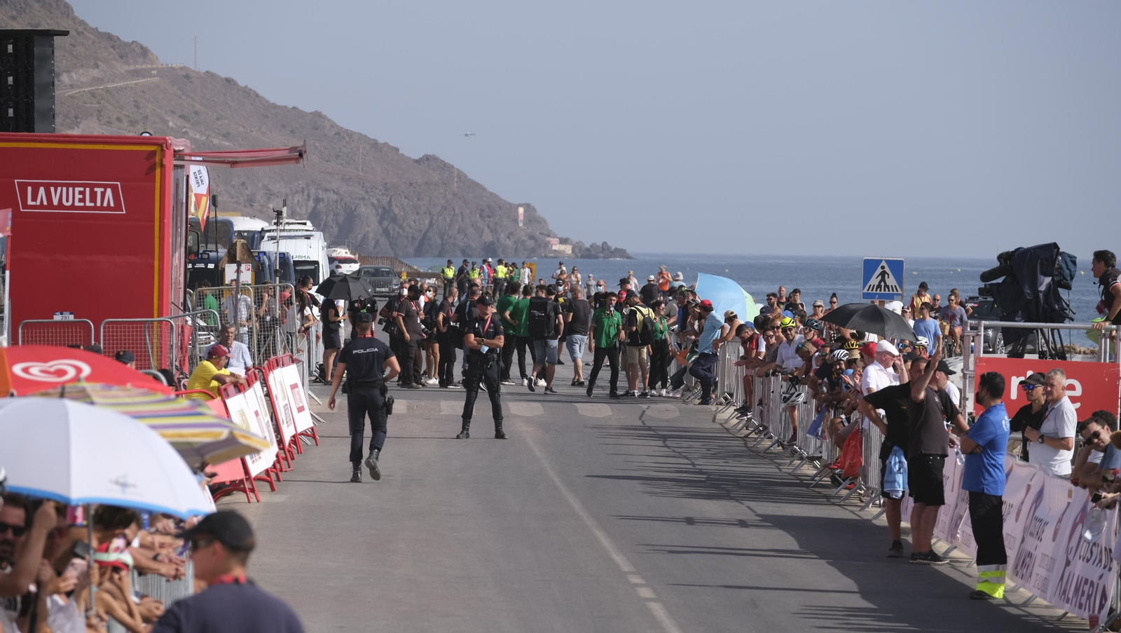 Imágenes de la etapa de la Vuelta a España con llegada en Cabo de Gata, Almería