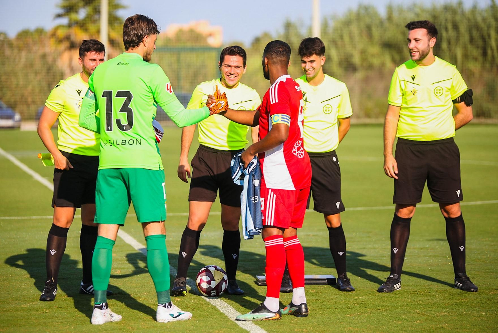 Las mejores fotos del amistoso entre el Córdoba CF y el Al Arabi en Oliva