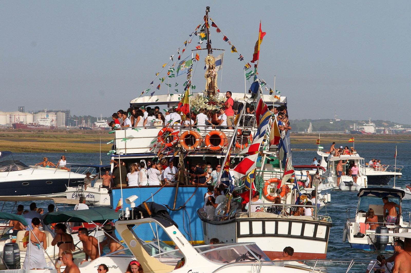 Imágenes de la procesión de la Virgen del Carmen en Punta Umbría