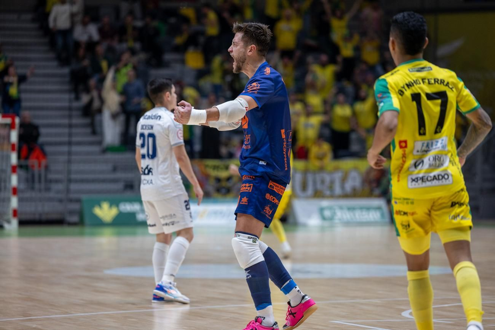 Jaén Paraíso Interior FS  4-3 Family Cash Alzira