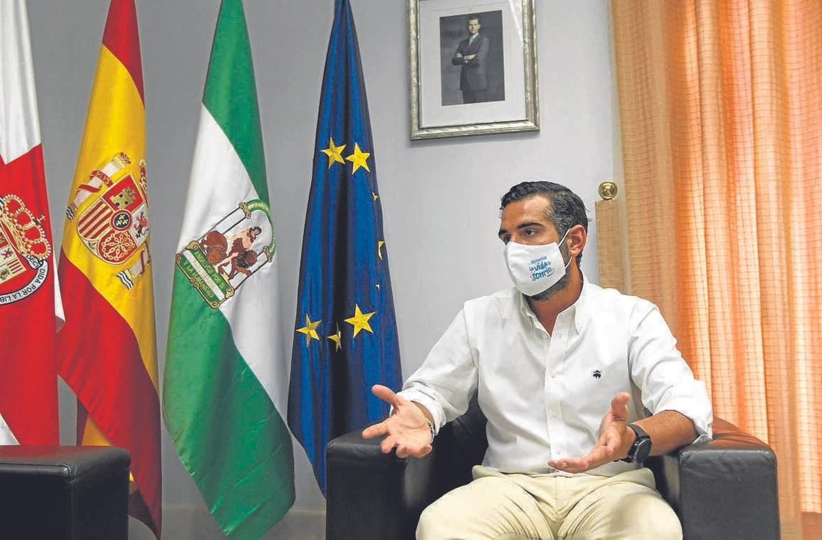 El alcalde de Almería, Ramón Fernández-Pacheco, durante la entrevista con Diario de Almería en su despacho de Alcaldía