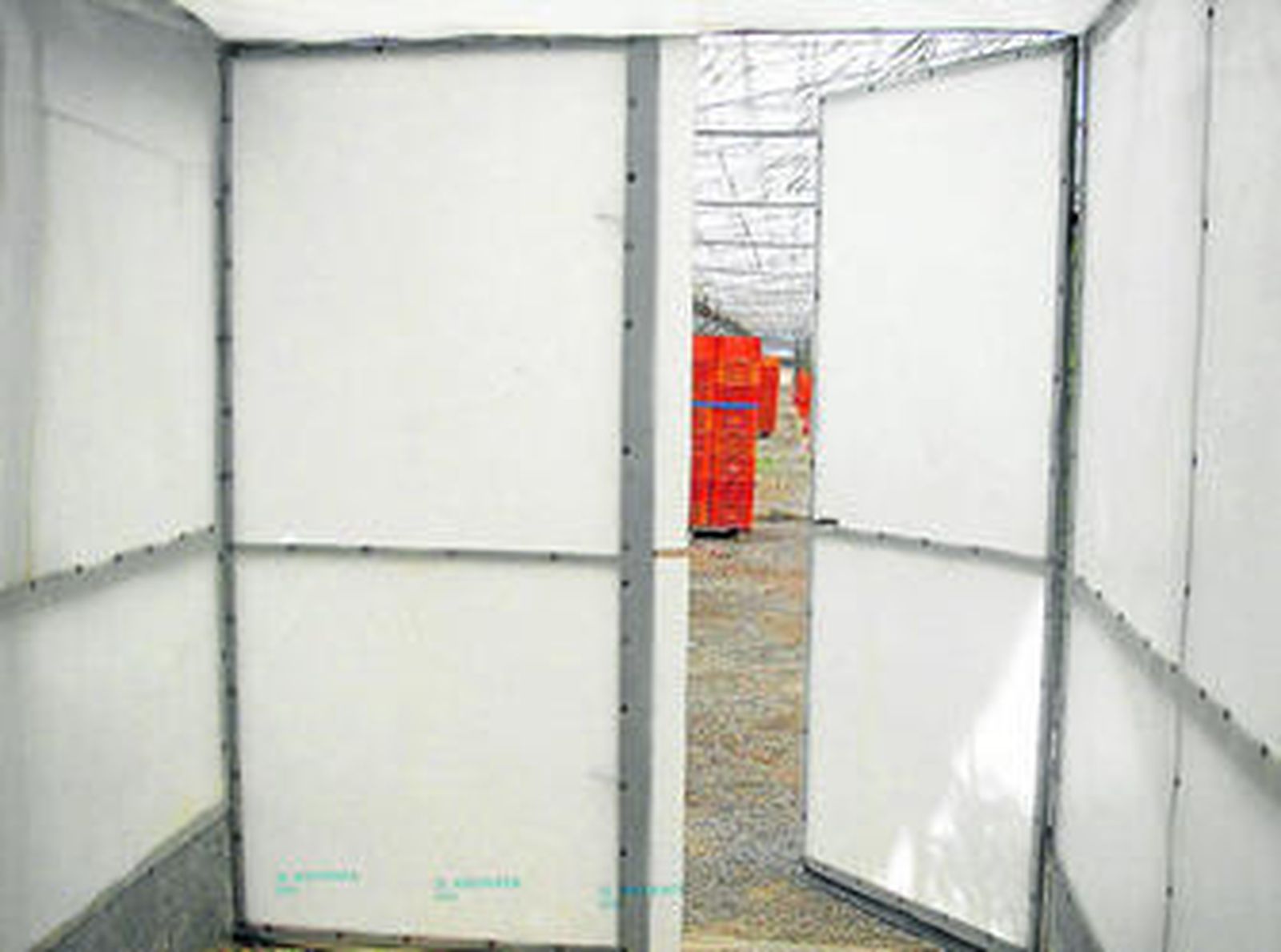 Antesalas fabricadas por la firma almeriense Sotrafa.