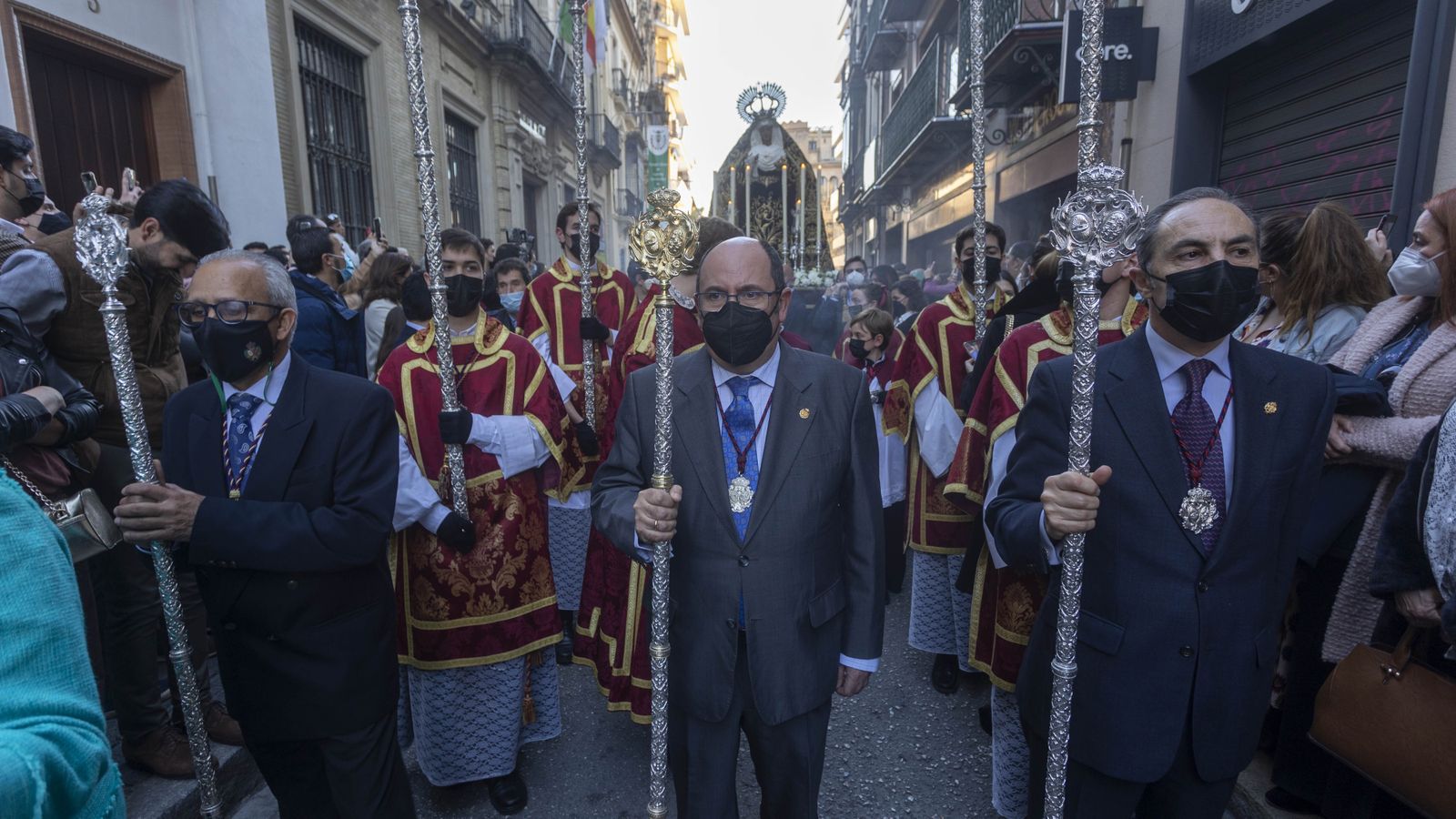El traslado de los Panaderos a su capilla en imágenes
