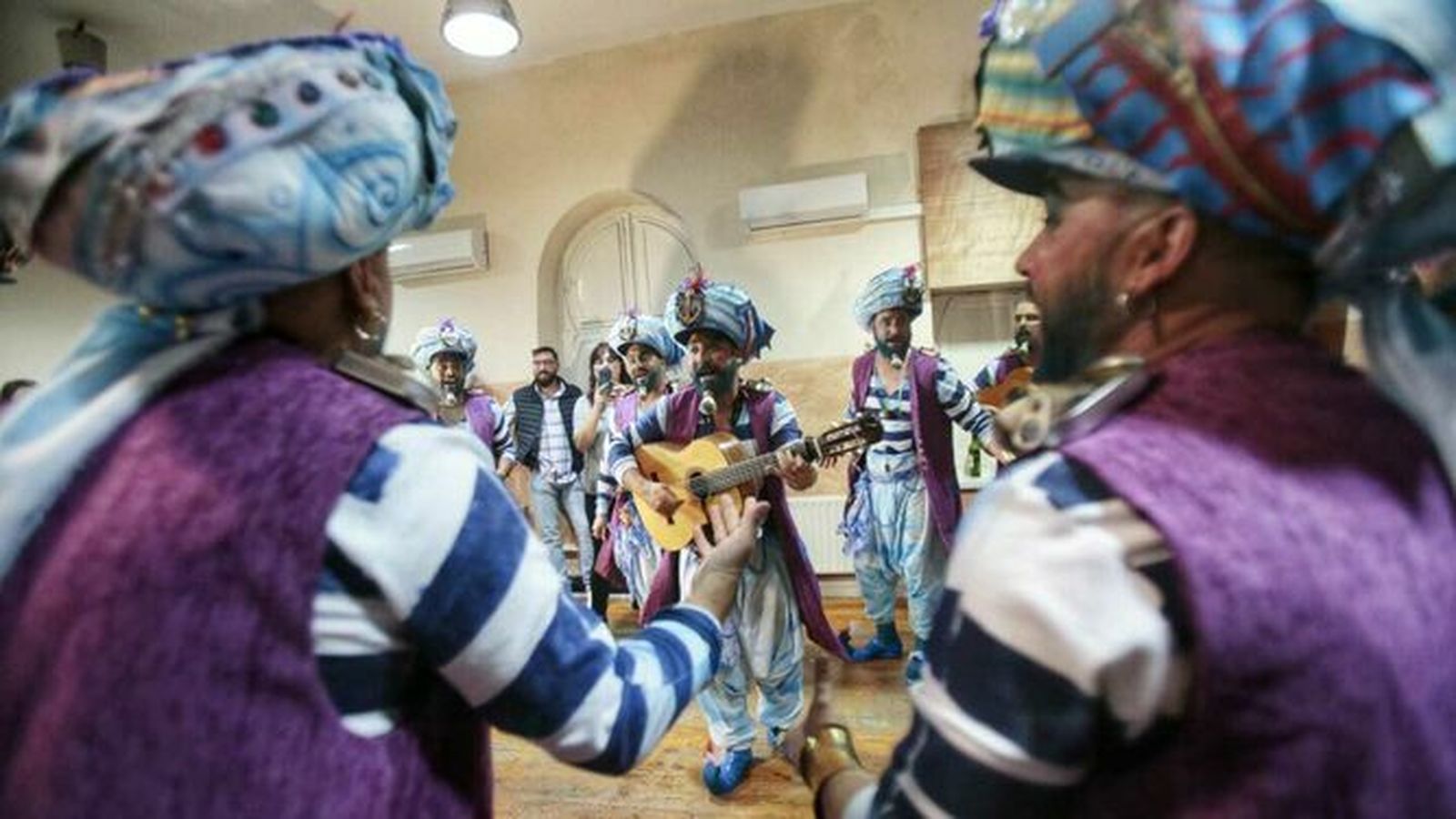 'Los geni de Cádi' en camerinos.