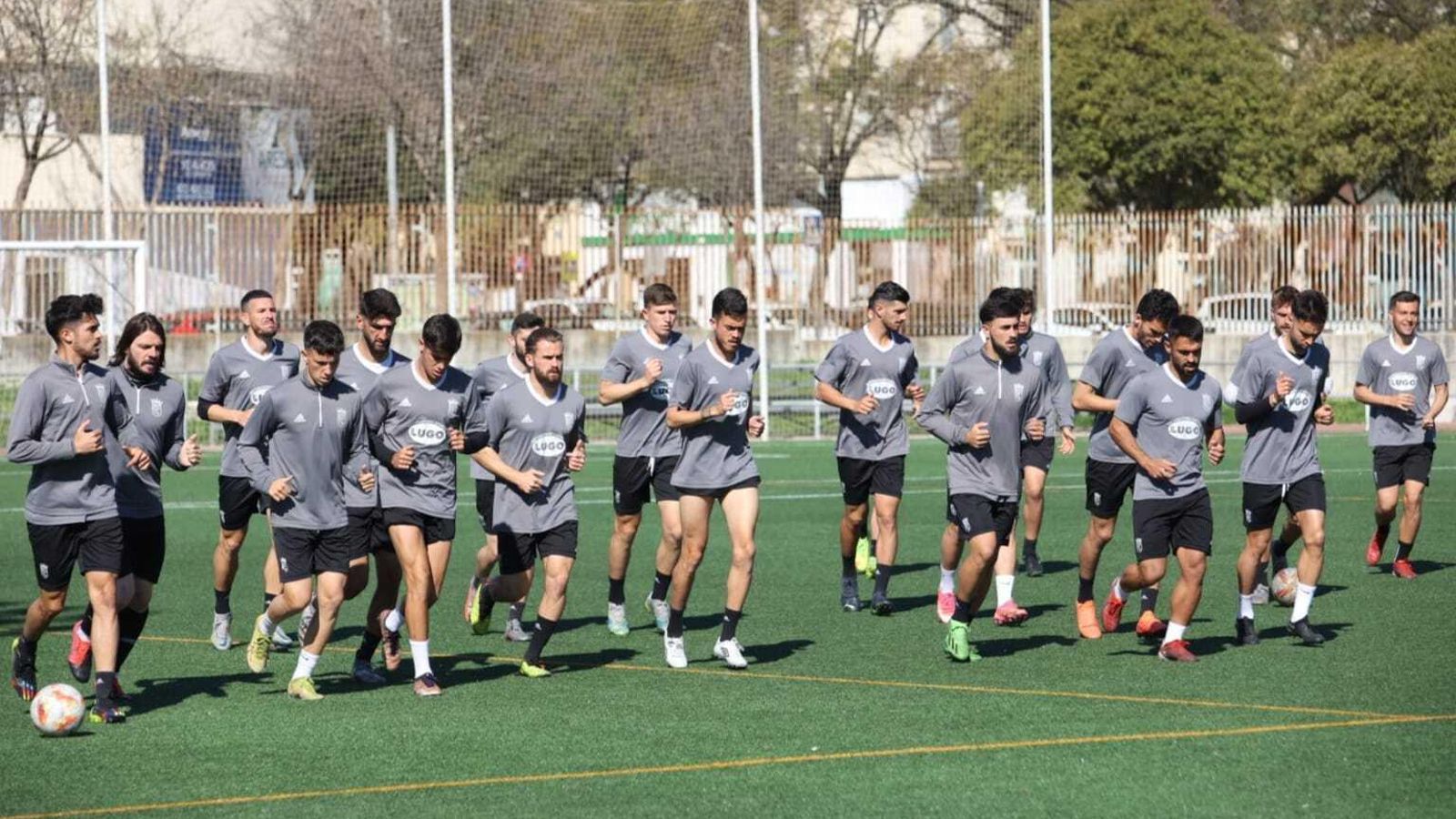 Caras serias en el entrenamiento del XCD.