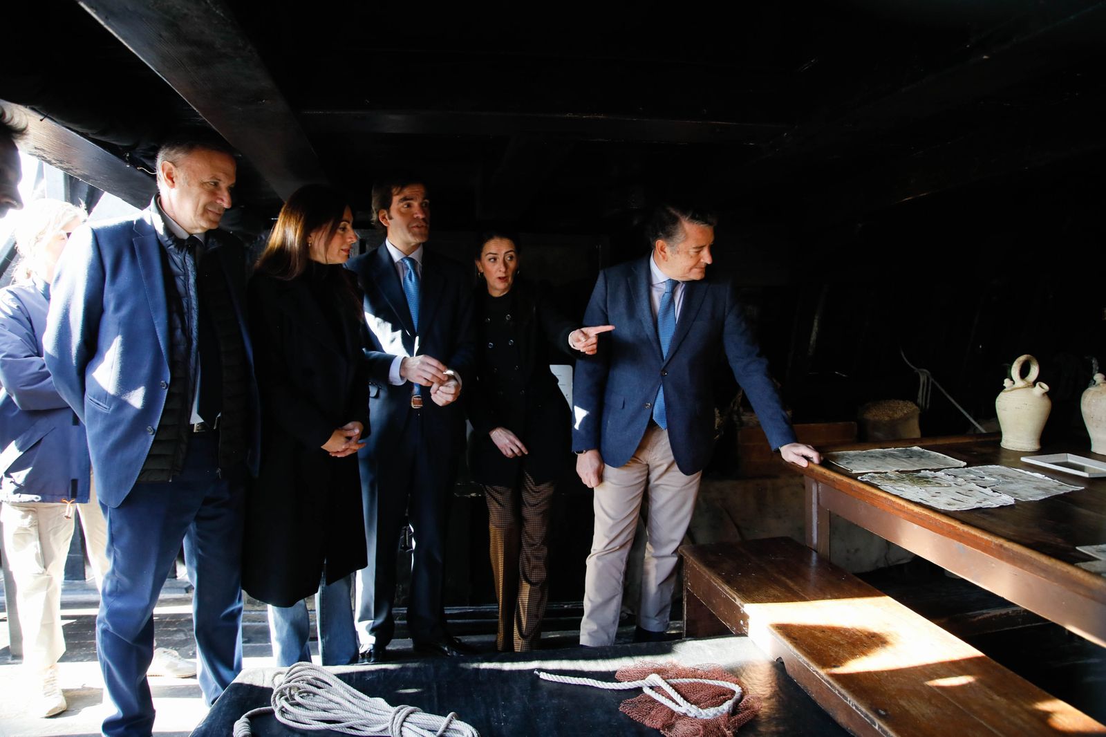 Imágenes de la visita del Consejero Antonio Sanz a la Nao Victoria