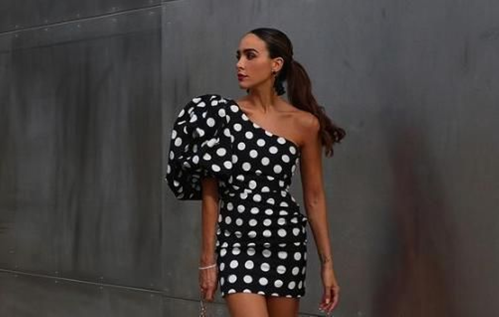 Rocío Osorno tiene el vestido blanco perfecto para las madres de Comunión más elegantes.
