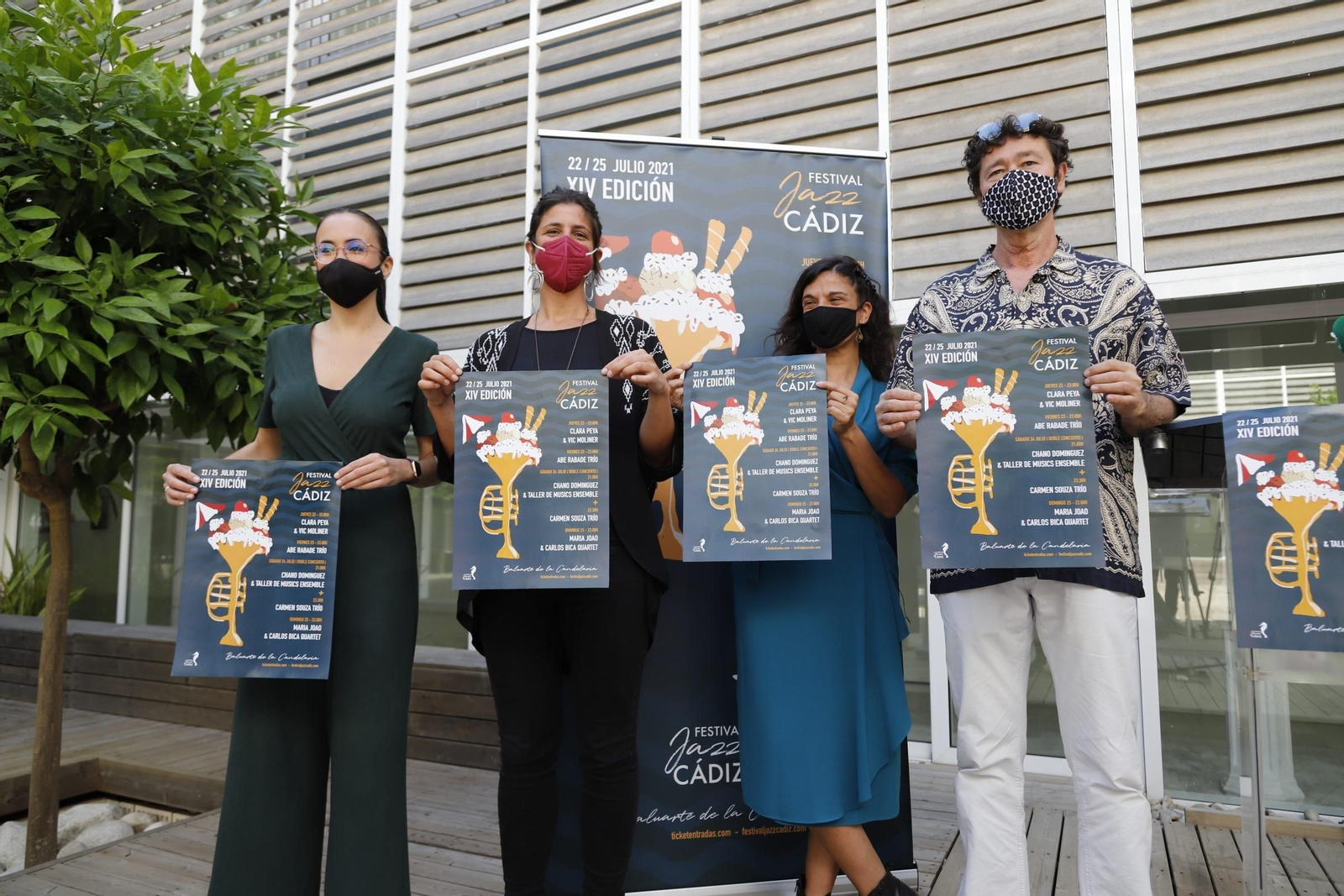 La concejala Lola Cazalilla y los artífices del festival Marina Fernández, Amada Blasco y Pepe Dorado, durante la presentación de la XIV edición en el ECCO.