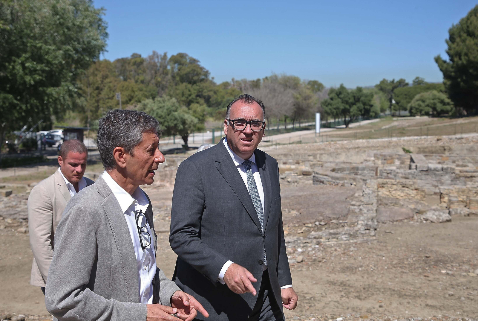 Fotos de la visita de Arturo Bernal al enclave arqueológico de Carteia.